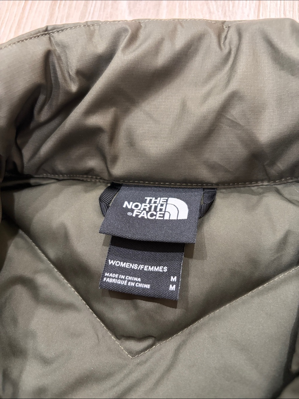 The North Face Olive Green Quilted Insulated Women's Vest MEDIUM - Picture 8 of 8